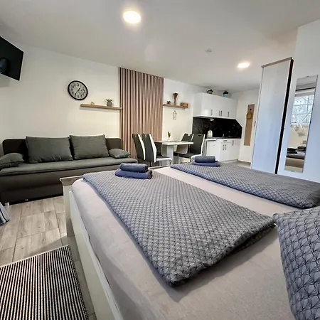 Apartmány&vinařství Káňa 3* Přítluky